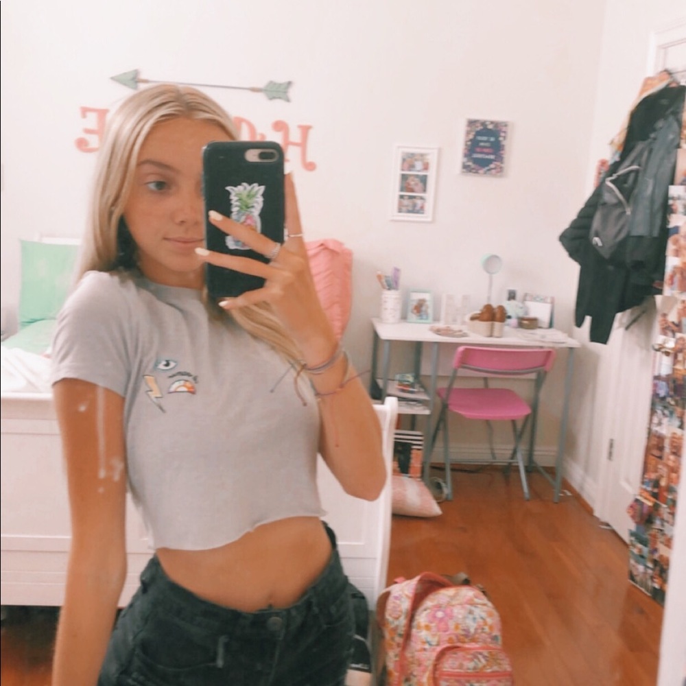 Meet your Posher, Hallie